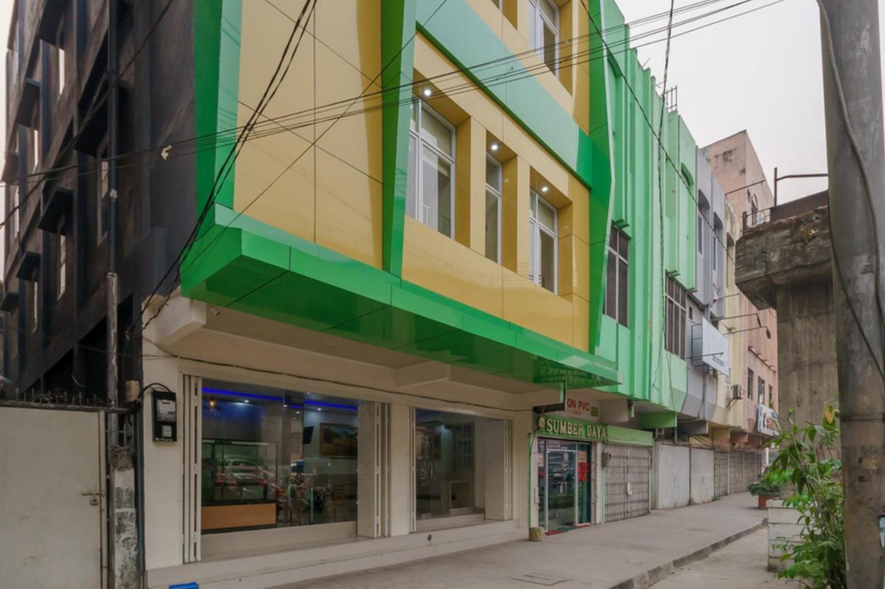 Reddoorz Plus Near Rs Rk Charitas 2 Палембанг Екстериор снимка